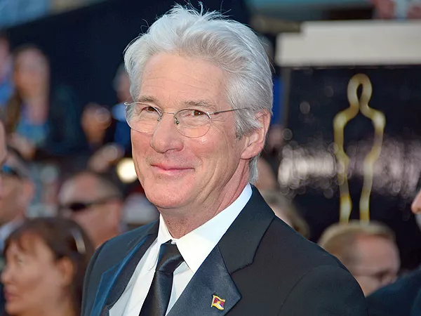 Richard Gere plans to sell Connecticut house